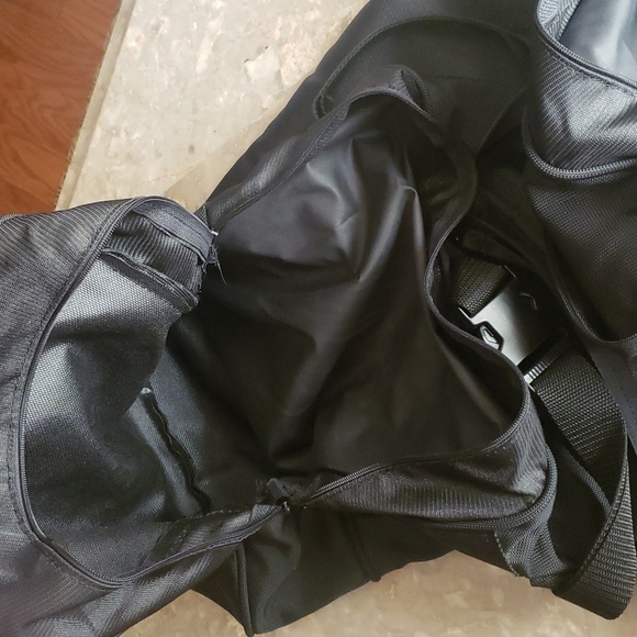 Titleist Golf Players Large Duffel Bag - Picture 9 of 12